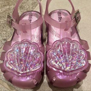 MM Aranha XII Seashell Cutout Sandal